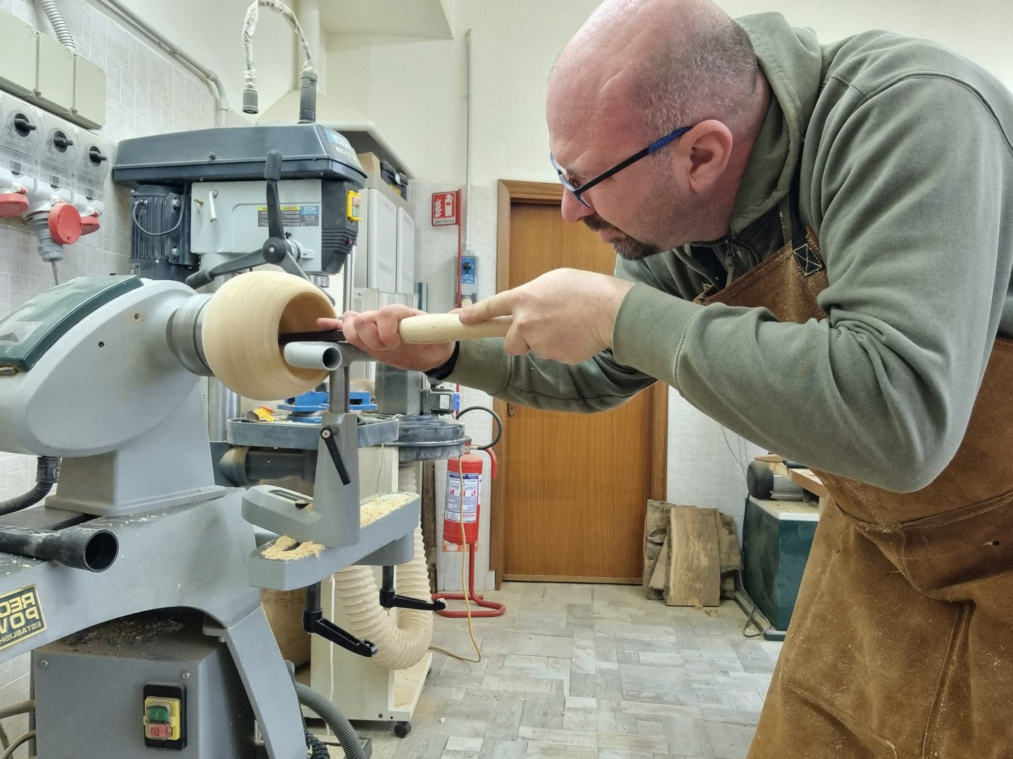 Lavorazione Legno di olivo – MASTRO JACK – Laboratorio Artigianale